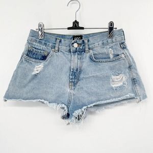 UO‎ BDG Distressed Cheeky Cut Off Shorts Light Wash Sz 28 Raw Hem Denim Mid Rise